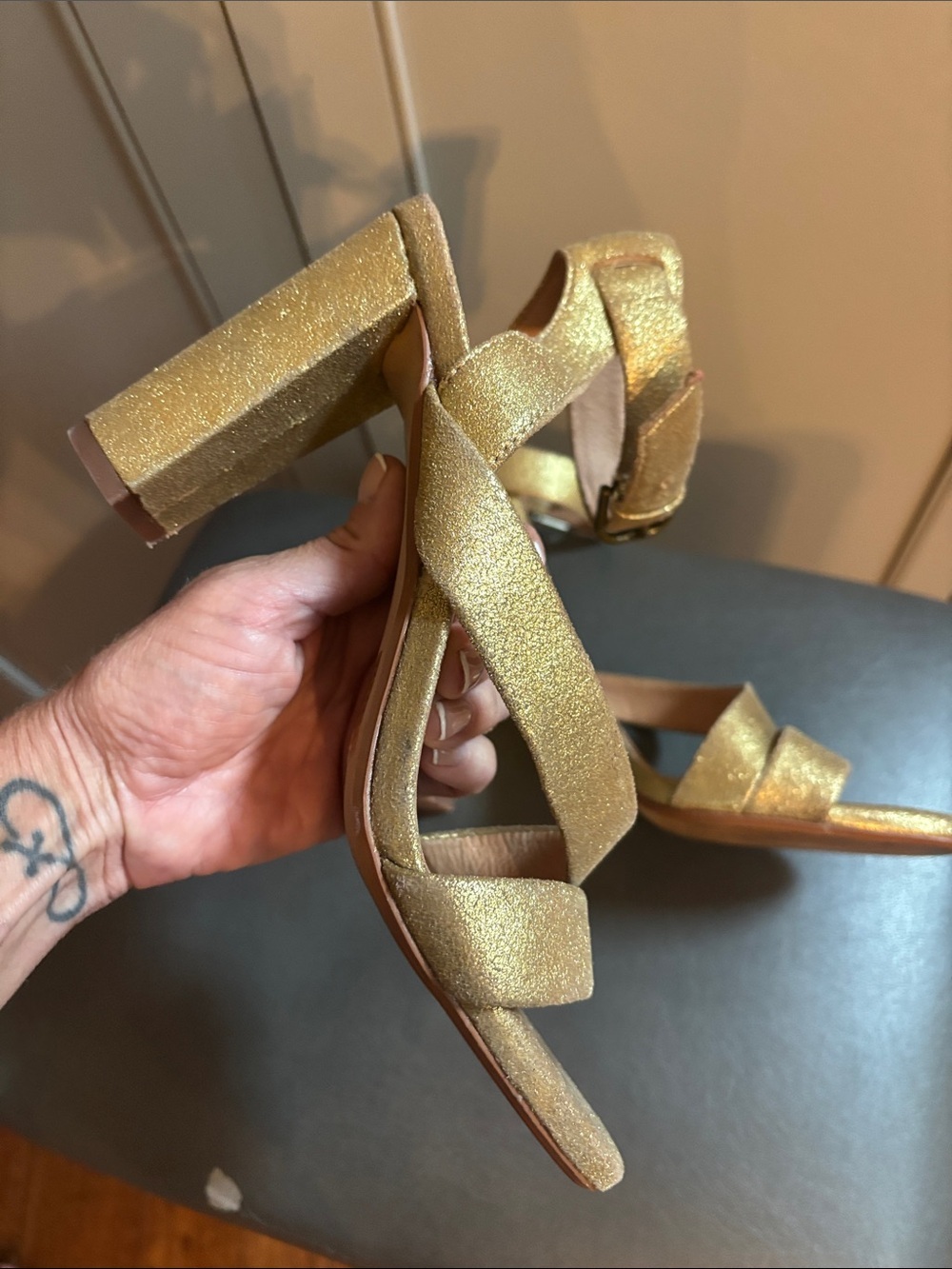 Madewell Gold The Liv Sandal 8 - Picture 7 of 14